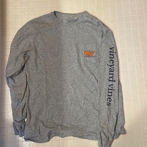 Vineyard vines long sleeve shirt medium